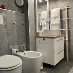 Renovated 5 Min To Montana Center *