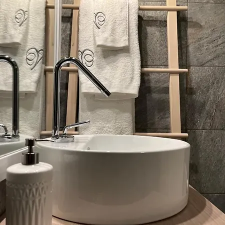 Renovated 5 Min To Montana Center 아파트 크란스몬타나